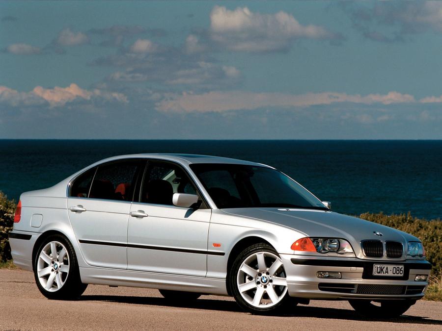  BMW 330i Sedan 2000 года  (AU) (фото 1 из 3)